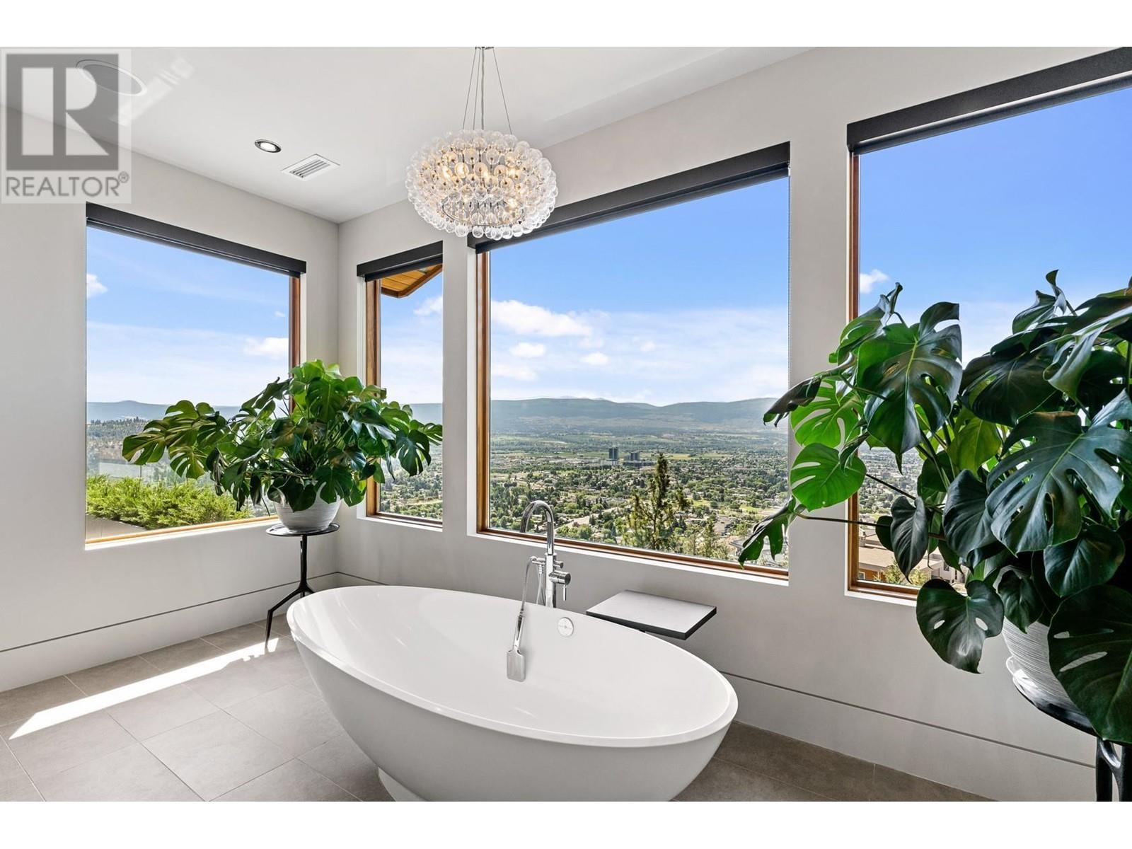 733 Forestridge Lane, Kelowna