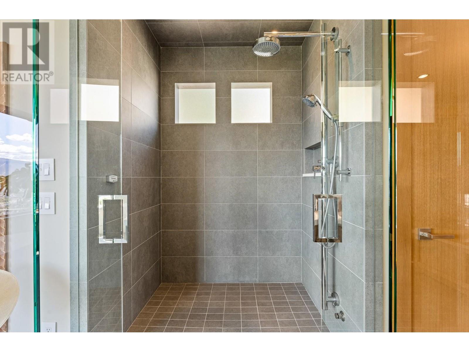 733 Forestridge Lane, Kelowna