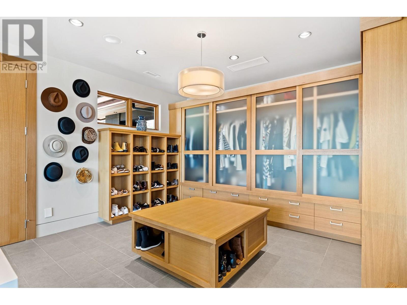  733 Forestridge Lane, Kelowna