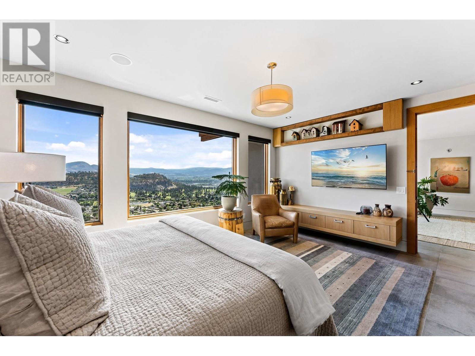 733 Forestridge Lane, Kelowna
