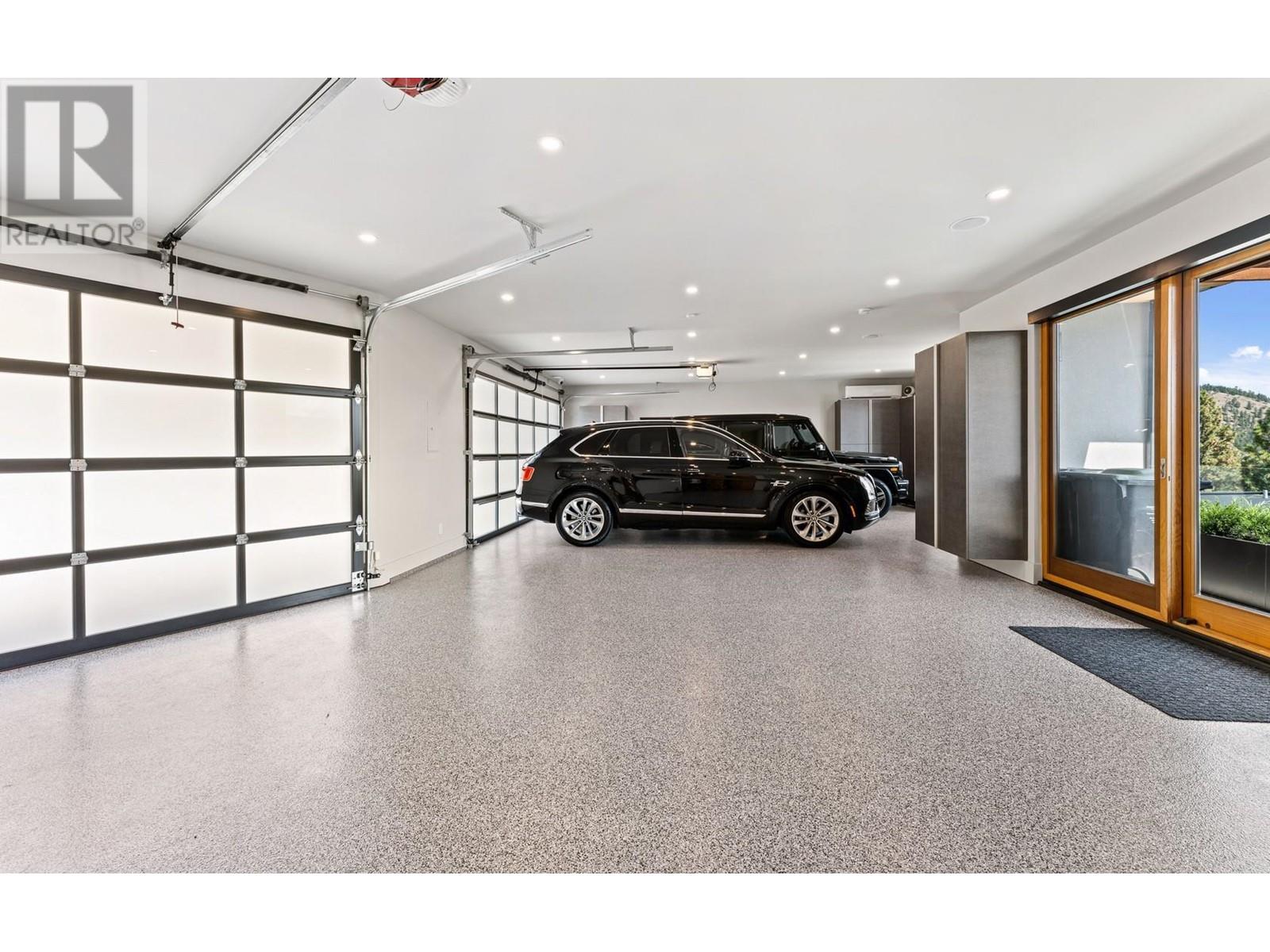 733 Forestridge Lane, Kelowna