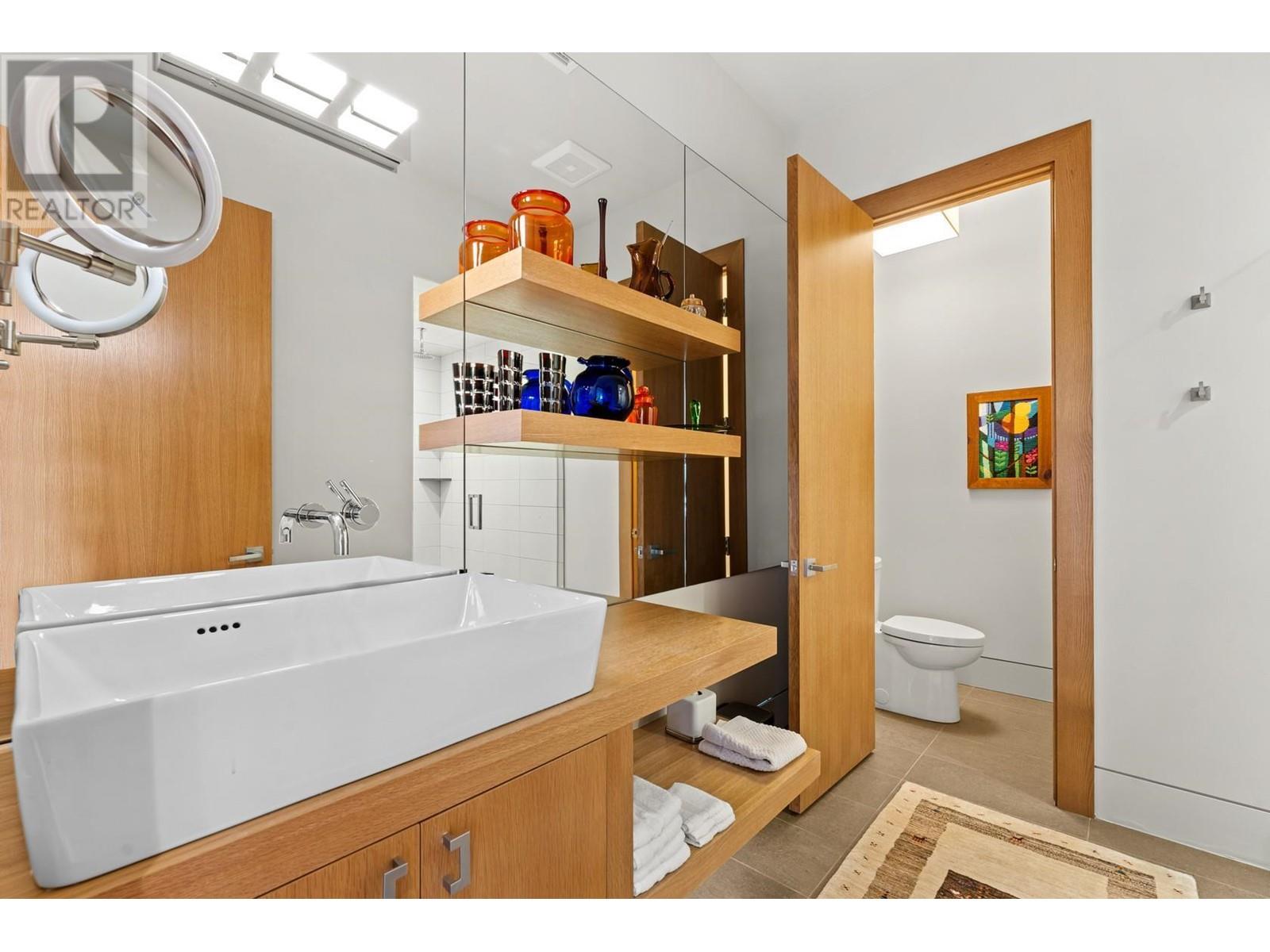 733 Forestridge Lane, Kelowna