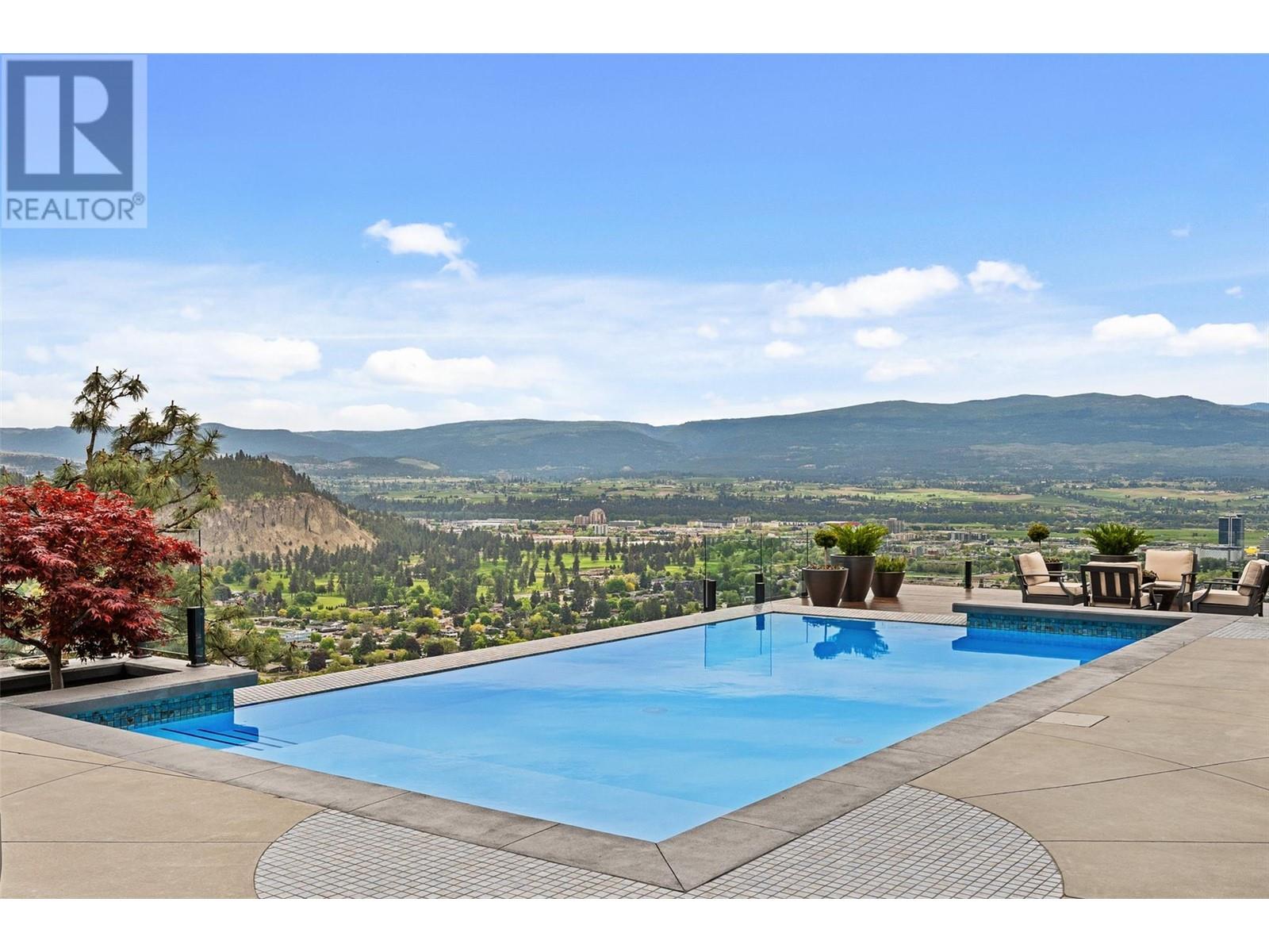 733 Forestridge Lane, Kelowna