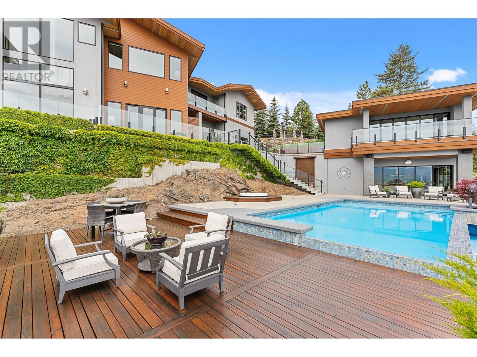 733 Forestridge Lane, Kelowna