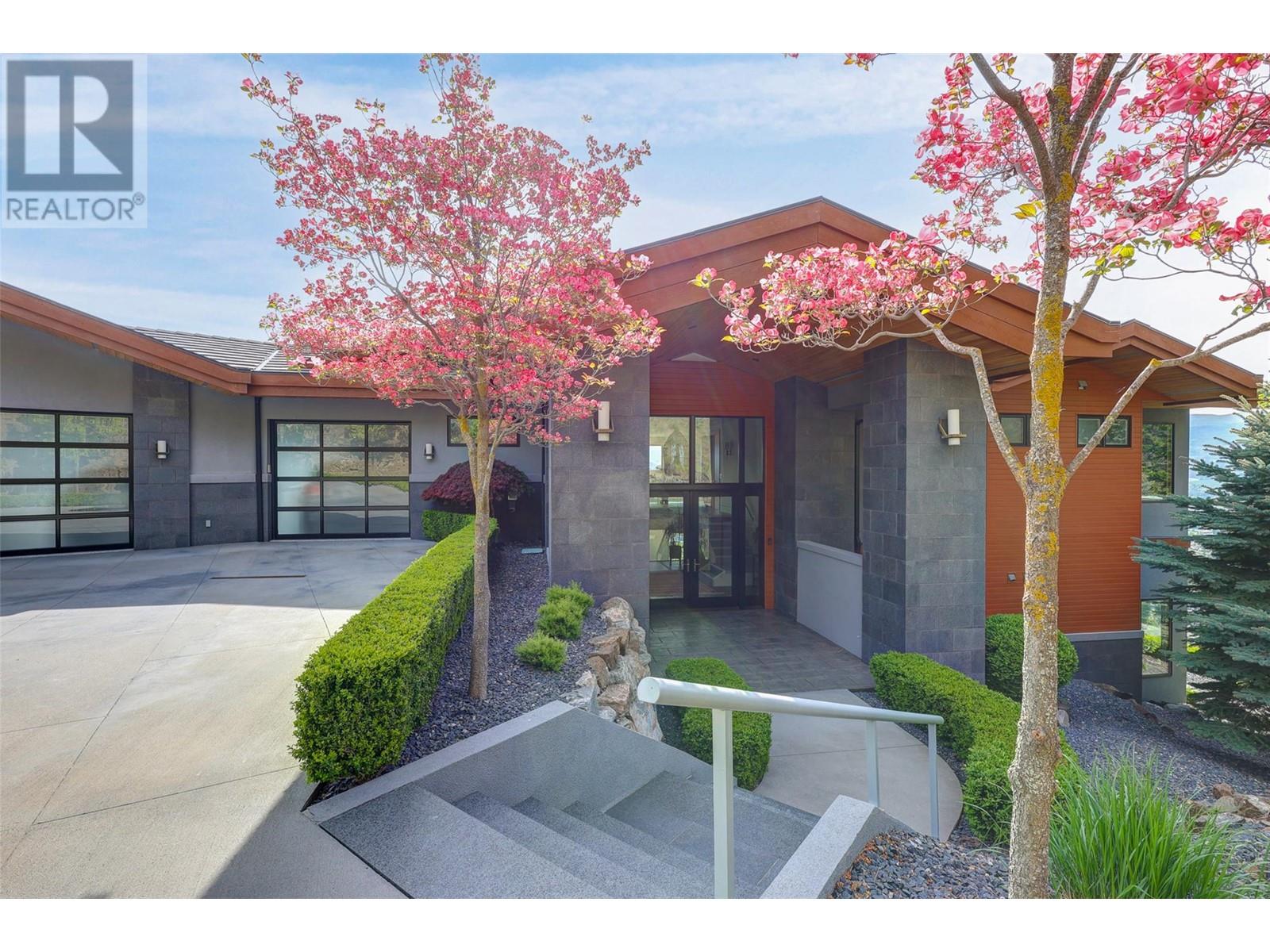 733 Forestridge Lane, Kelowna