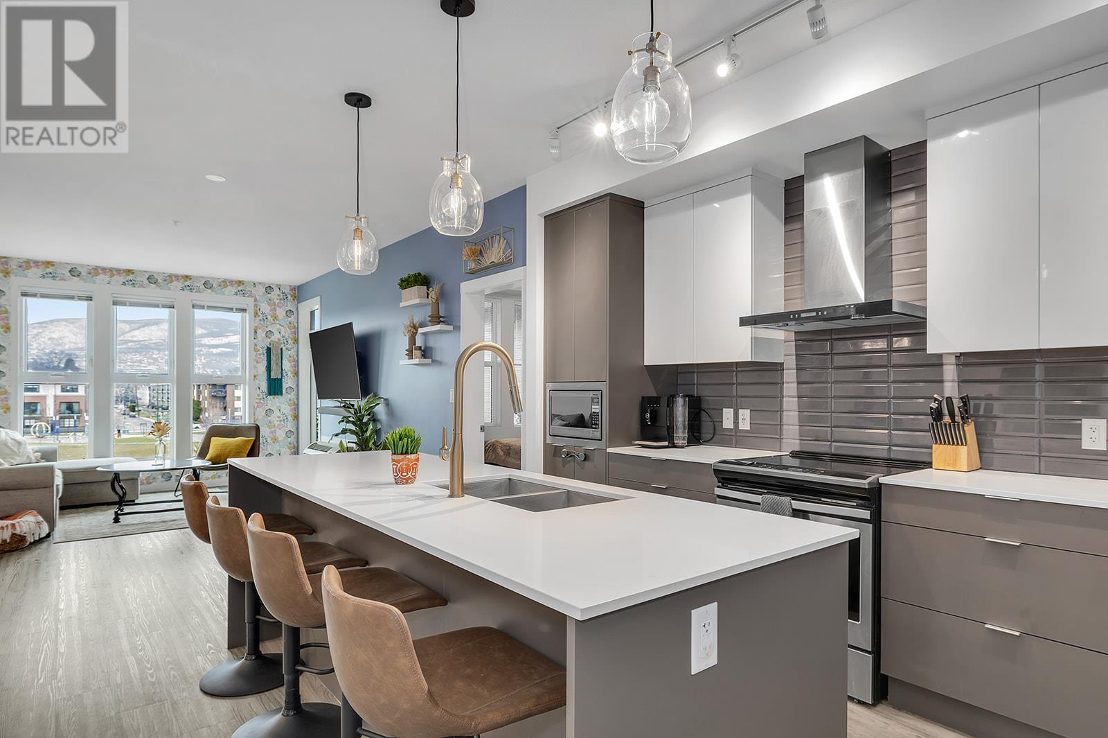 208 1800 Richter Street, Kelowna