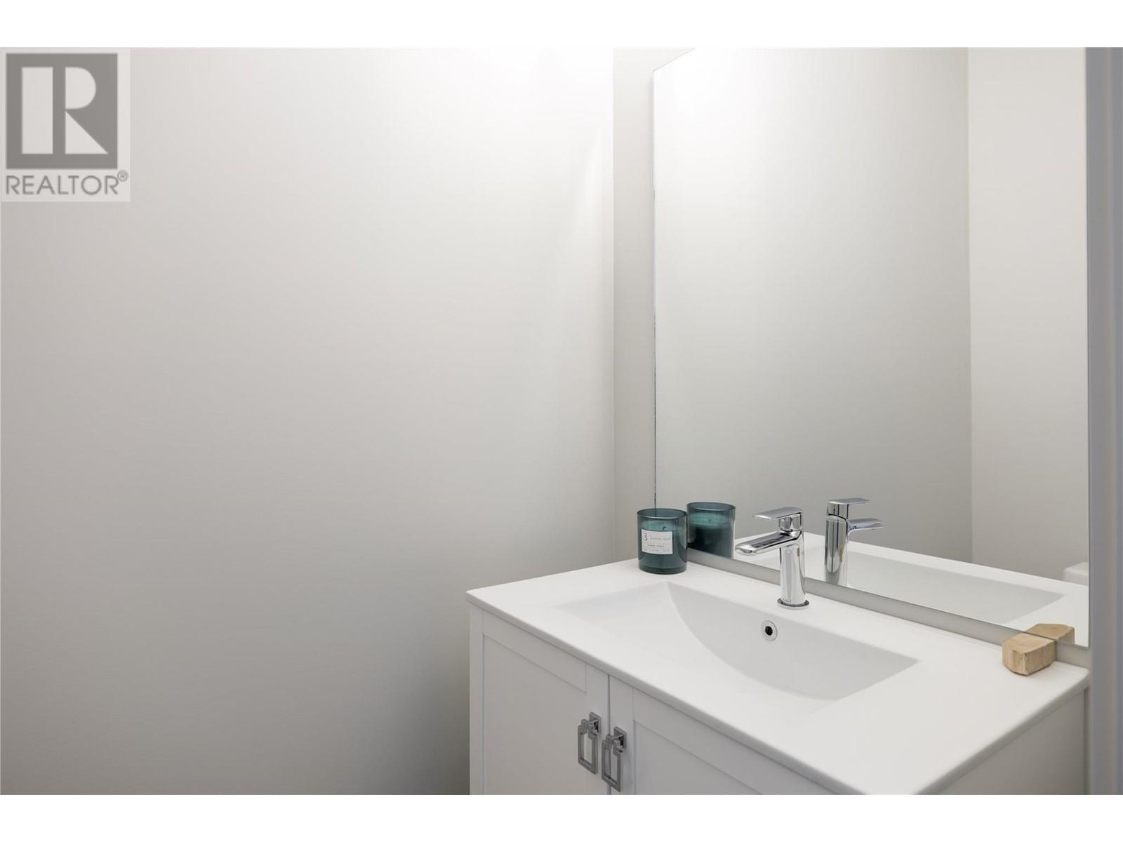 595 Vineyard Way N Unit# 9, Vernon