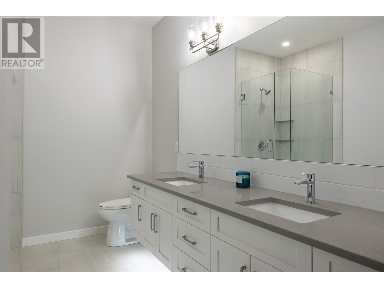 595 Vineyard Way N Unit# 9, Vernon