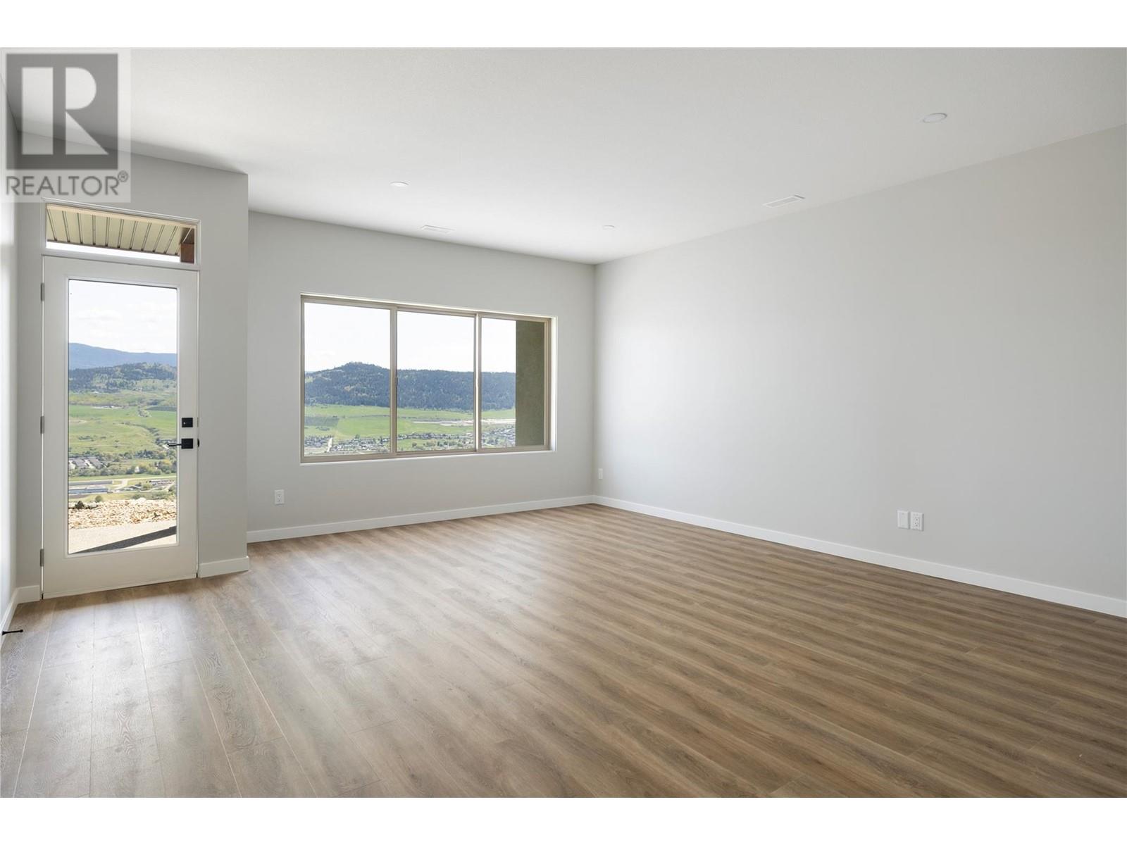 595 Vineyard Way N Unit# 9, Vernon