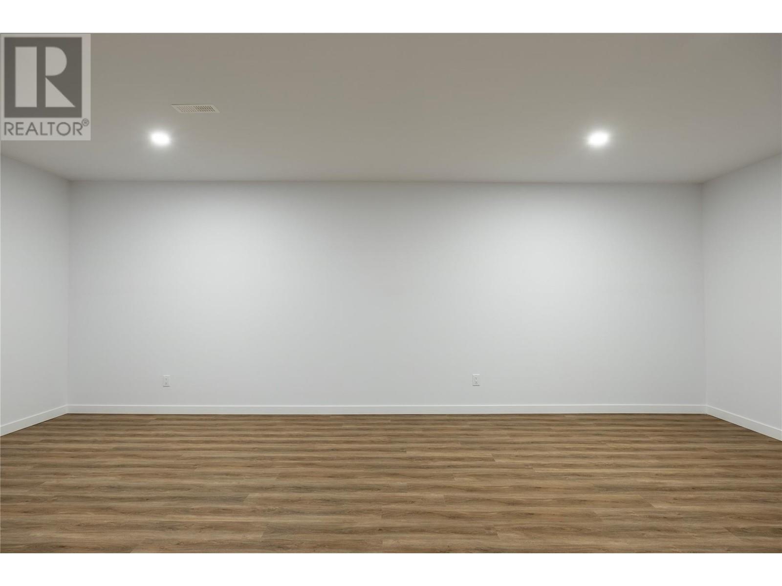 595 Vineyard Way N Unit# 9, Vernon