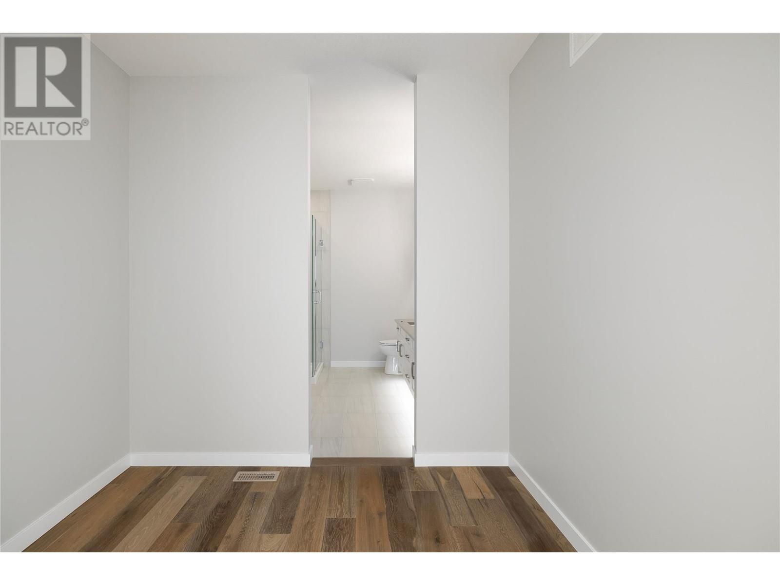 595 Vineyard Way N Unit# 9, Vernon