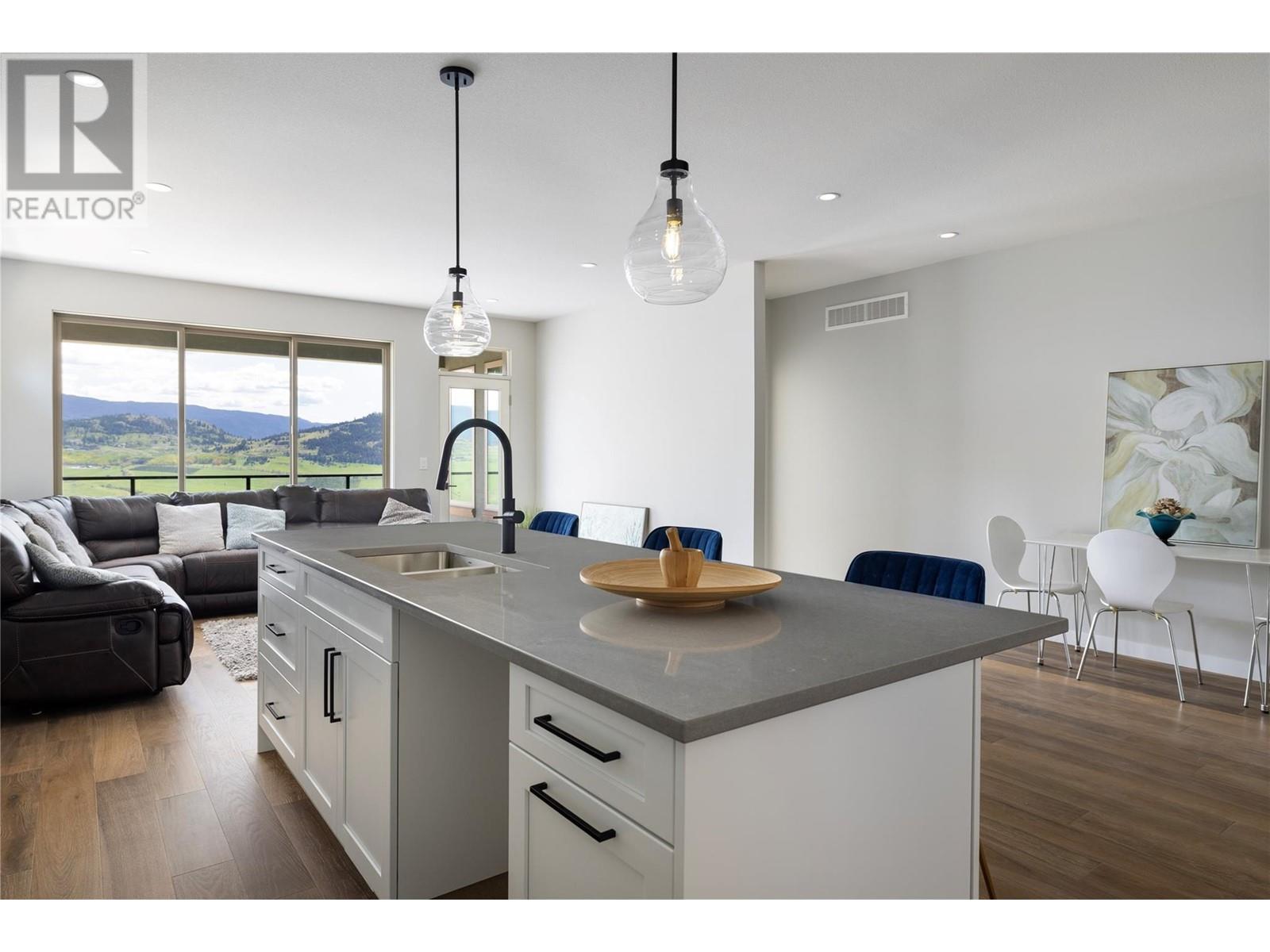 595 Vineyard Way N Unit# 9, Vernon