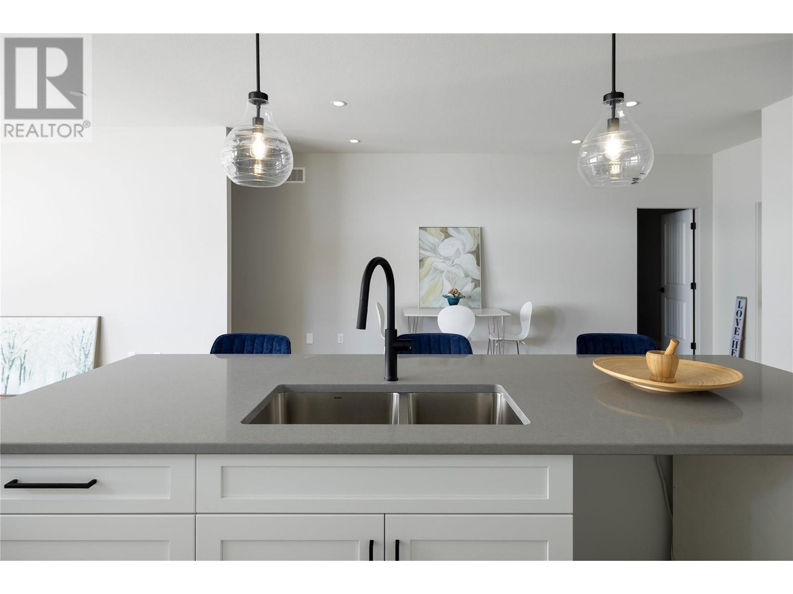 595 Vineyard Way N Unit# 9, Vernon
