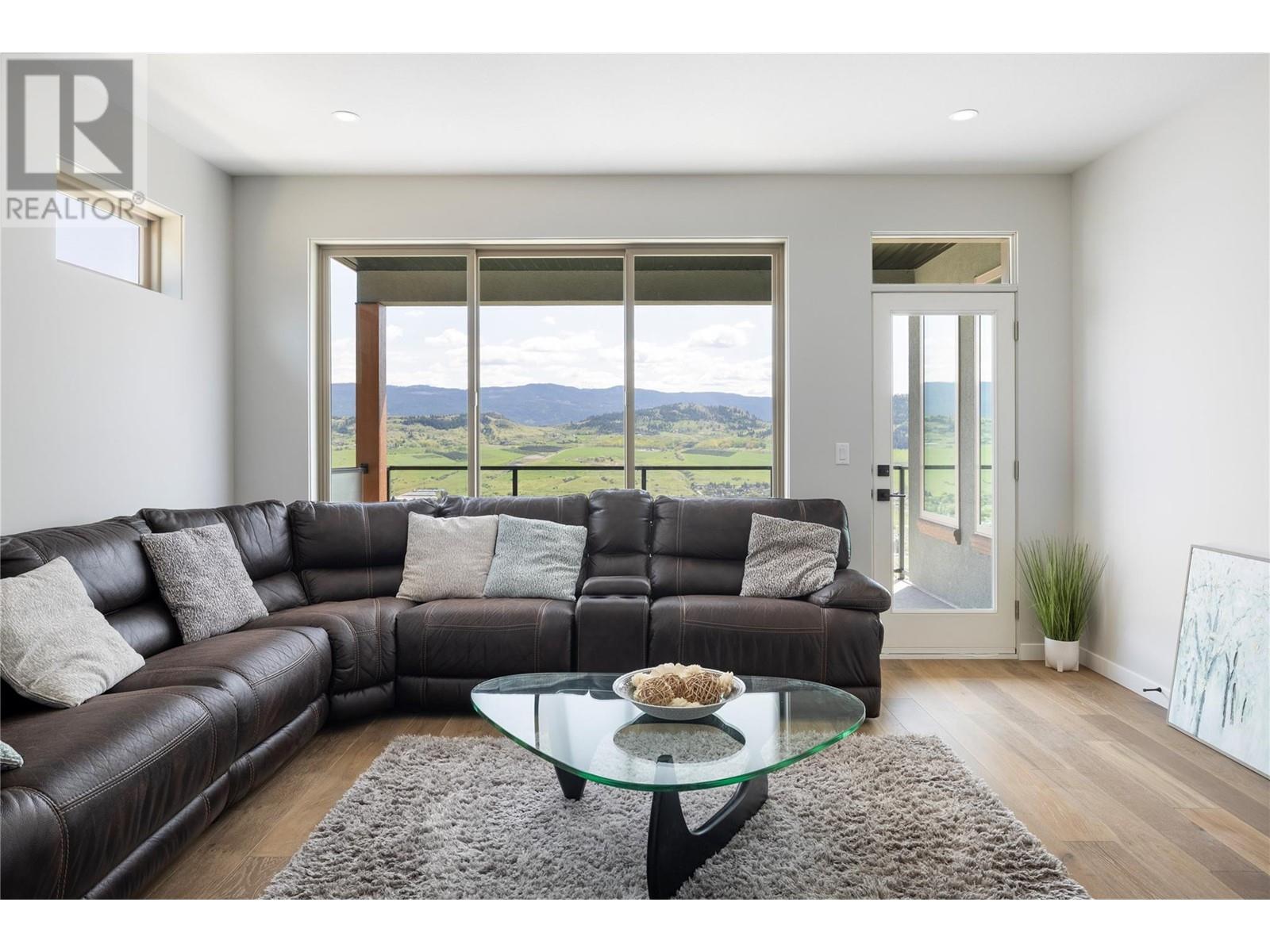 595 Vineyard Way N Unit# 9, Vernon