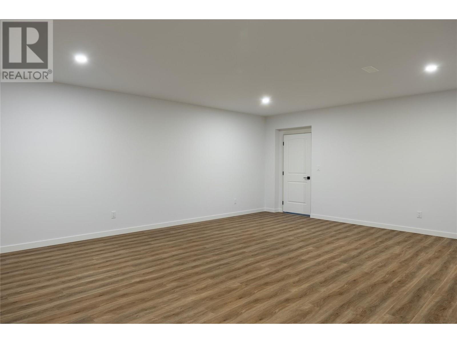 595 Vineyard Way N Unit# 9, Vernon