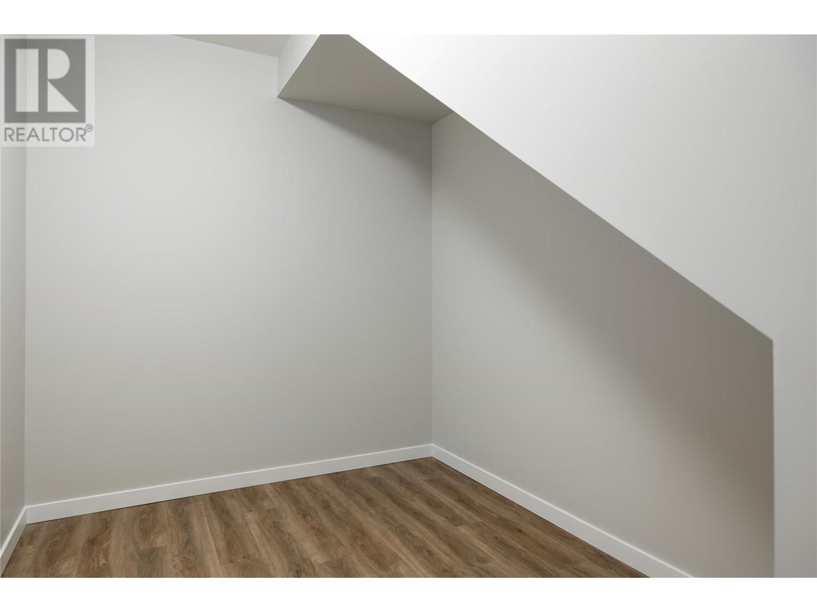 595 Vineyard Way N Unit# 9, Vernon