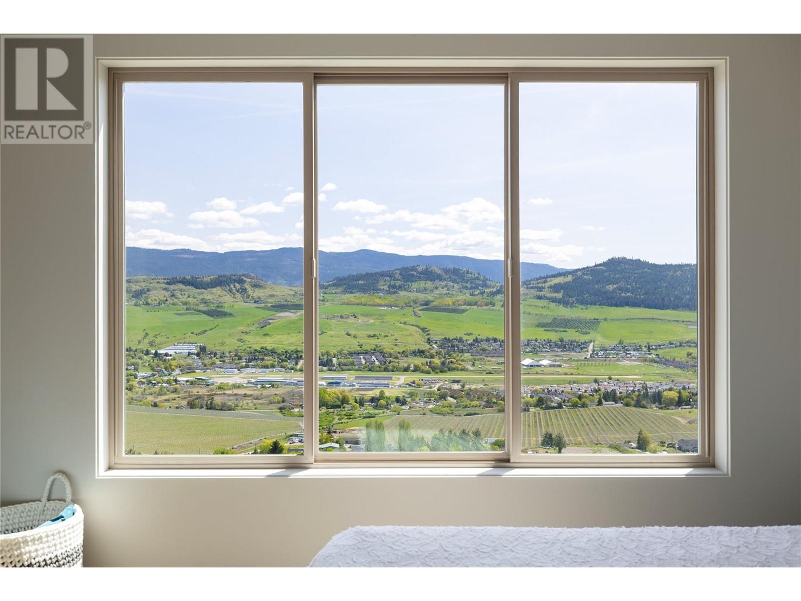 595 Vineyard Way N Unit# 9, Vernon
