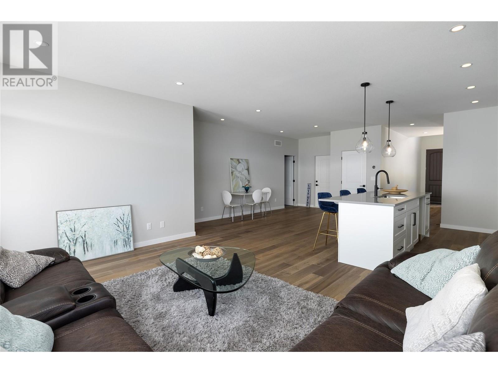 595 Vineyard Way N Unit# 9, Vernon