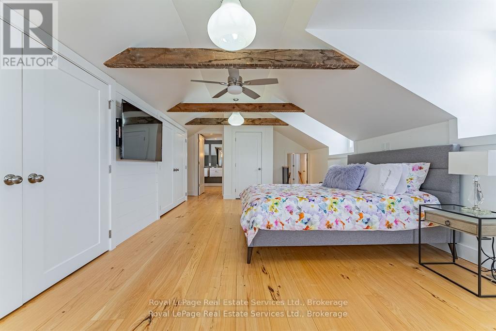 Photo 19 of 1748 Centre Road, Hamilton ON