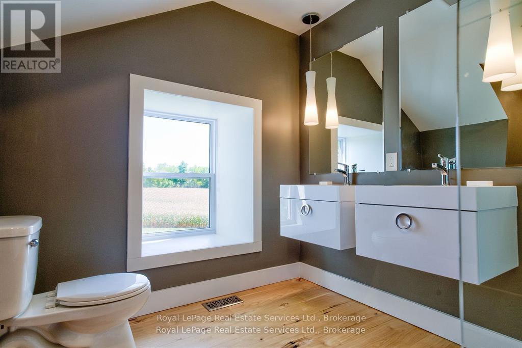 Photo 22 of 1748 Centre Road, Hamilton ON