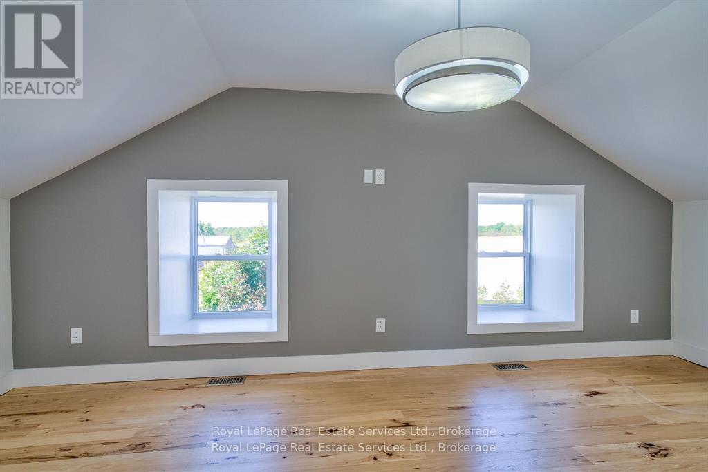 Photo 24 of 1748 Centre Road, Hamilton ON