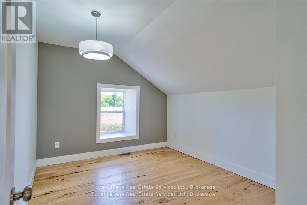 Photo 25 of 1748 Centre Road, Hamilton ON