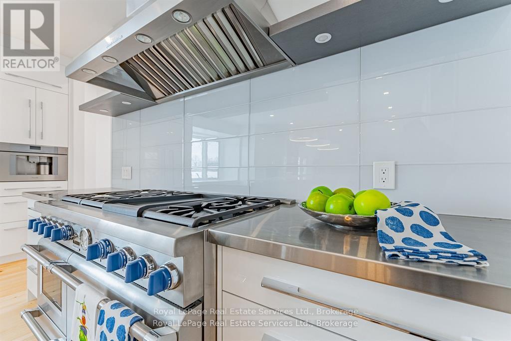 Photo 6 of 1748 Centre Road, Hamilton ON