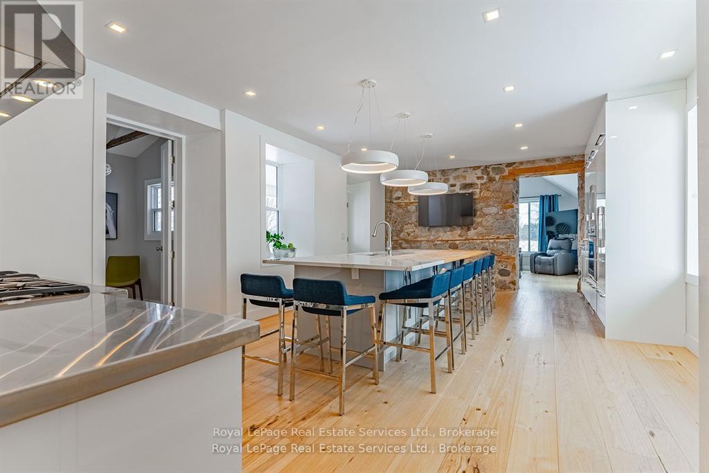 Photo 8 of 1748 Centre Road, Hamilton ON