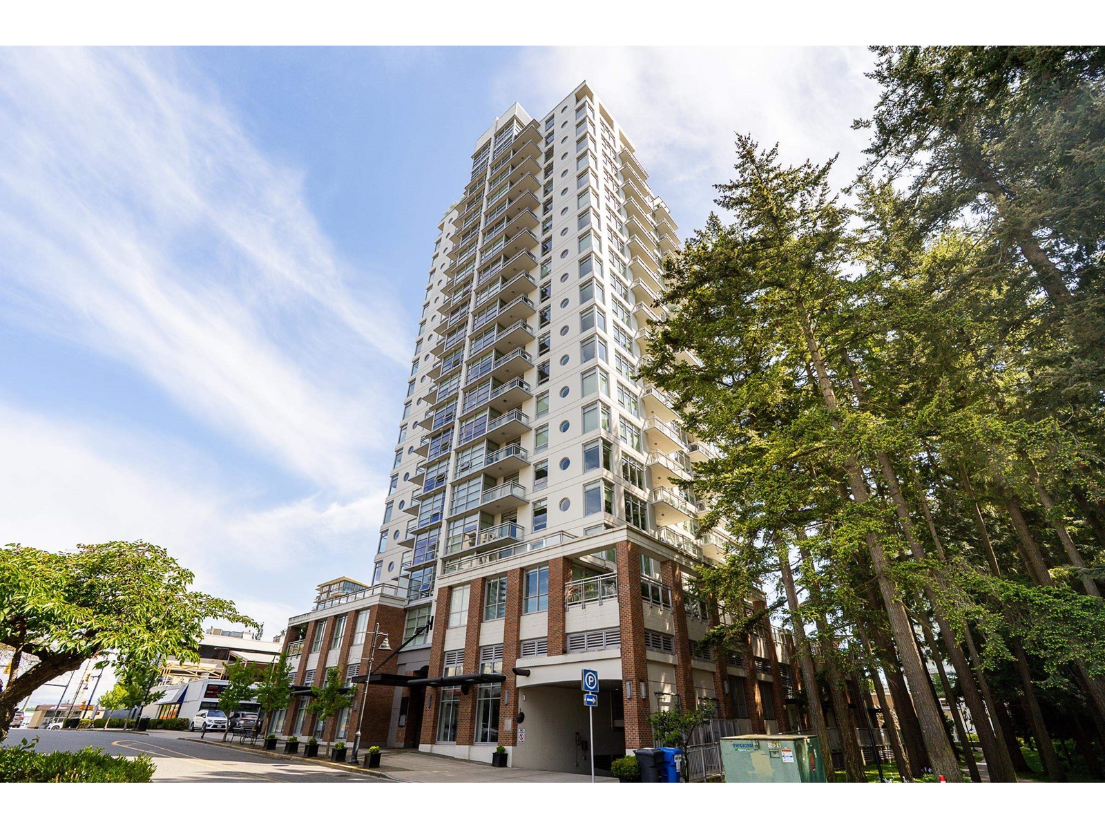 906 15152 RUSSELL AVENUE, White Rock