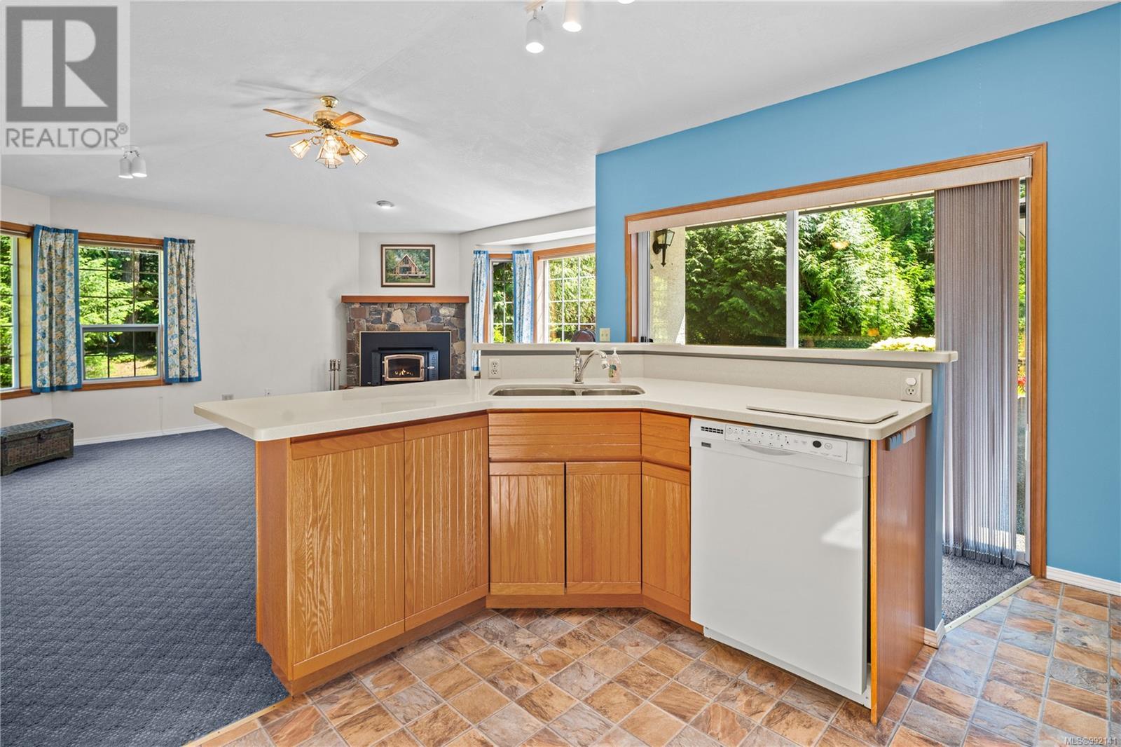  11460 Hawthorne Place, North Saanich