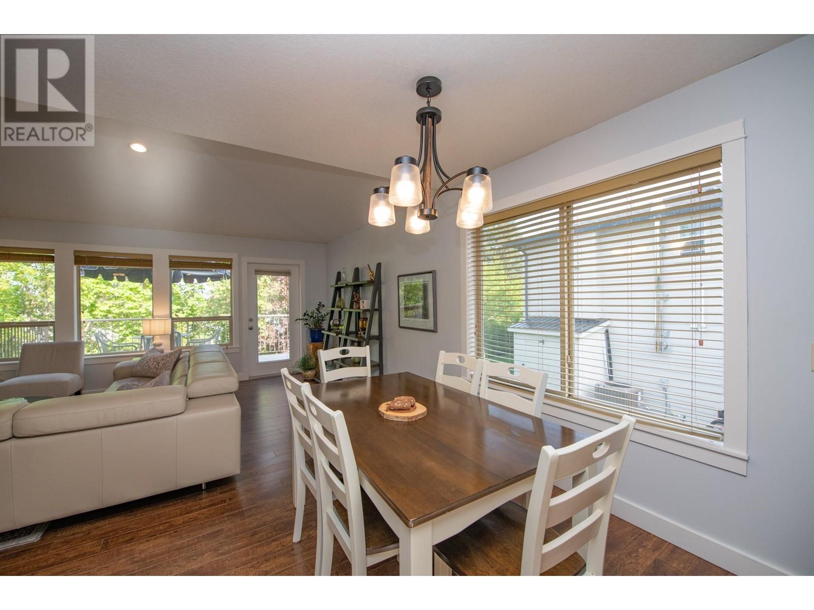 1927 Skyview Crescent, Lumby