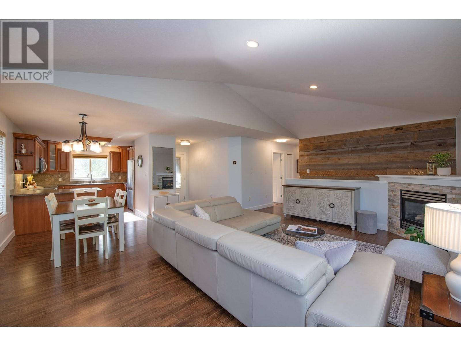 1927 Skyview Crescent, Lumby