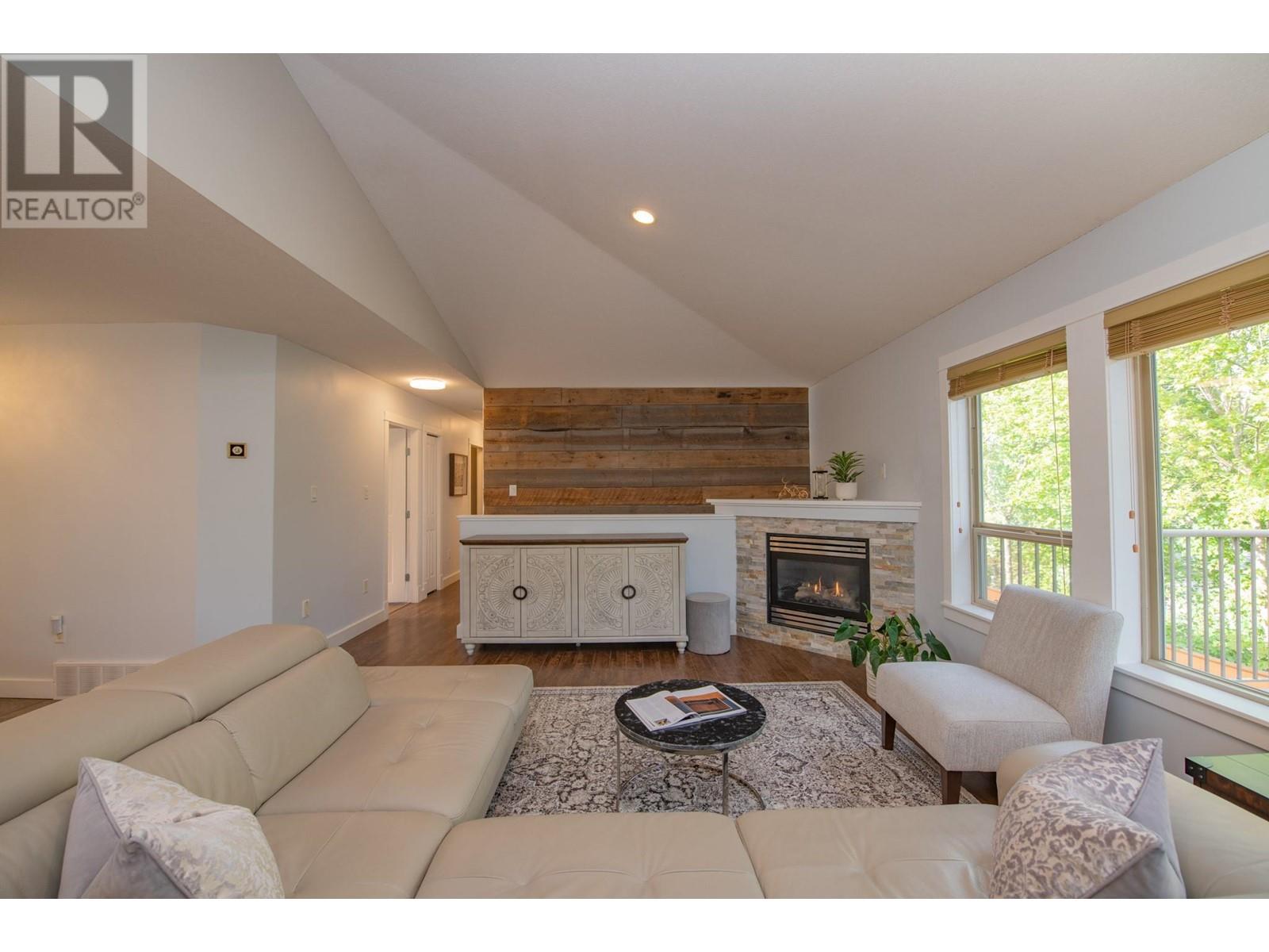 1927 Skyview Crescent, Lumby
