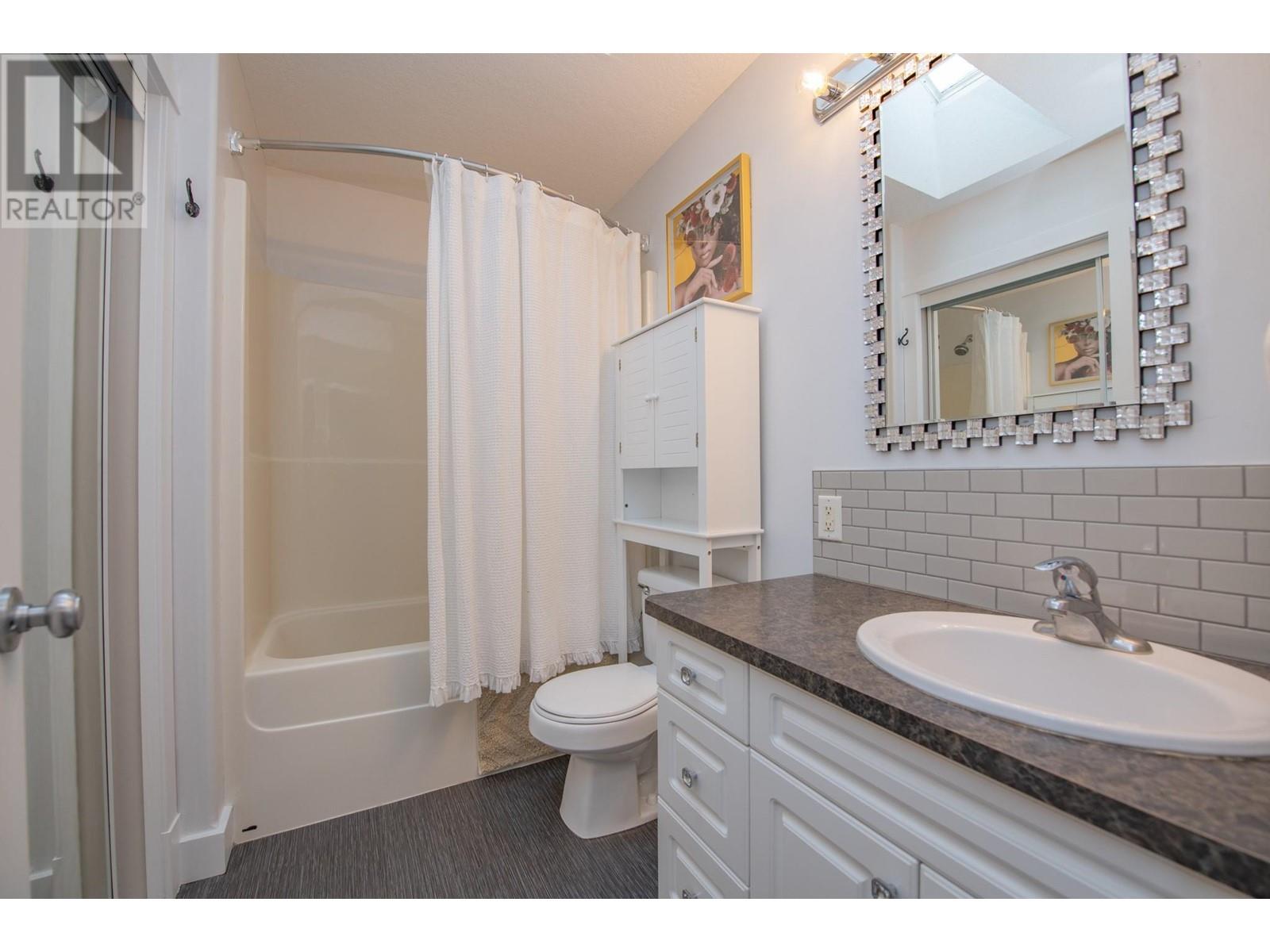1927 Skyview Crescent, Lumby