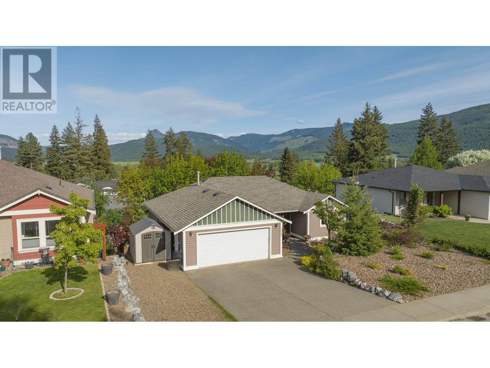 1927 Skyview Crescent - 39