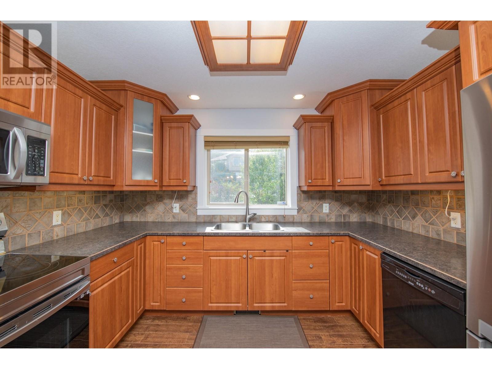 1927 Skyview Crescent, Lumby