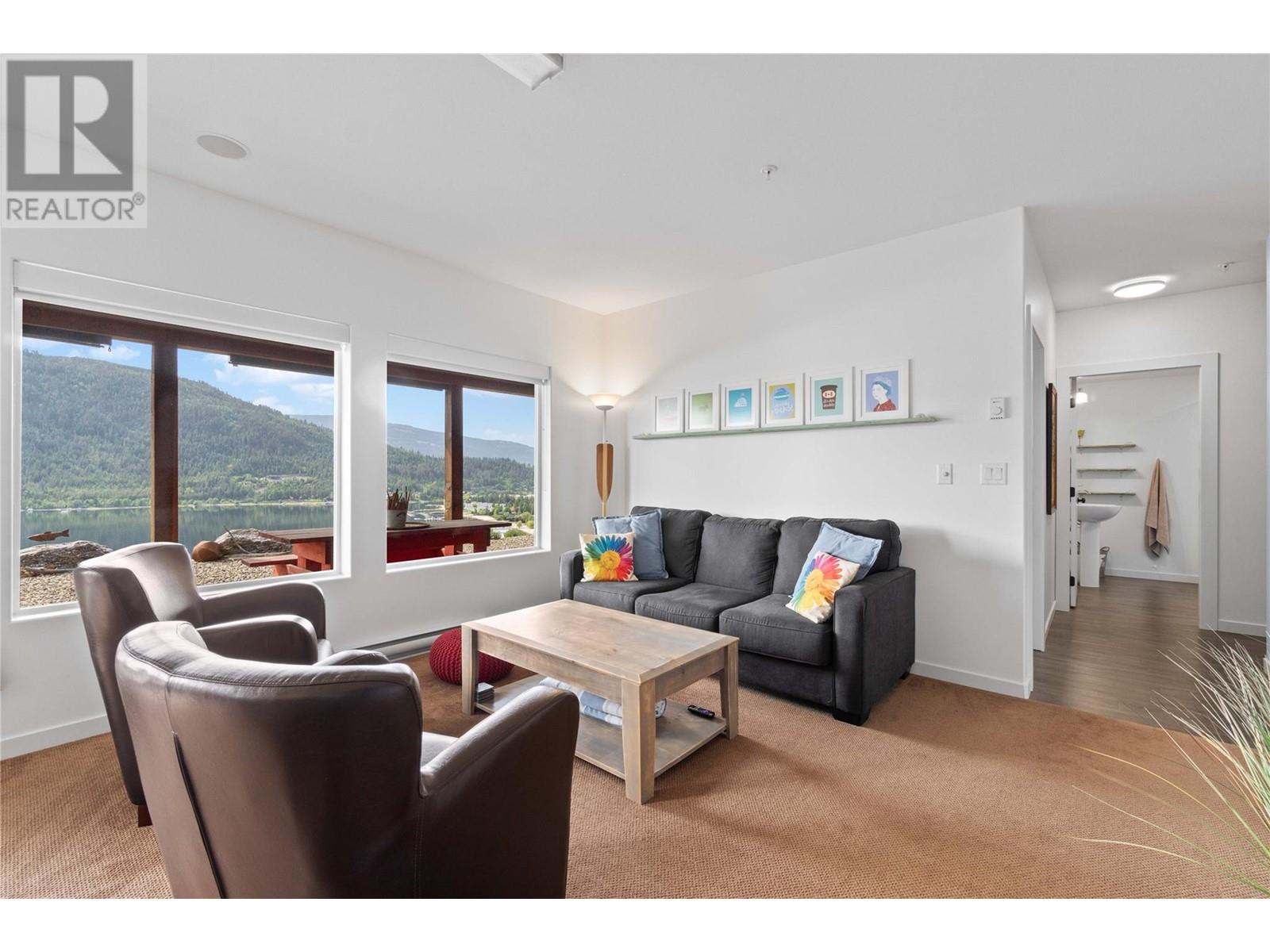  218 Sunset Drive, Sicamous