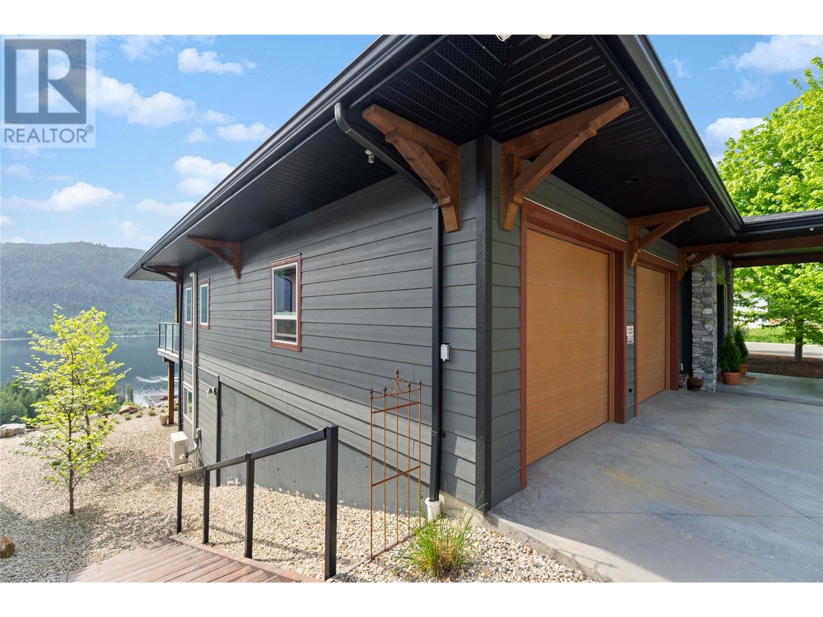  218 Sunset Drive, Sicamous