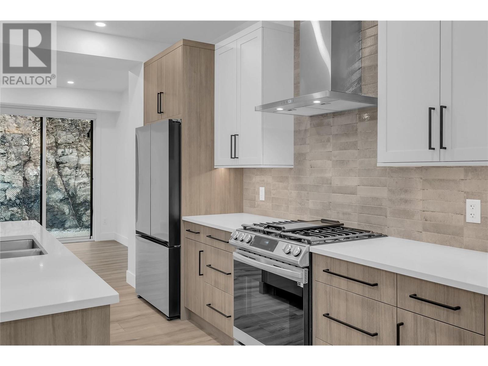 13 2835 Canyon Crest Drive, West Kelowna