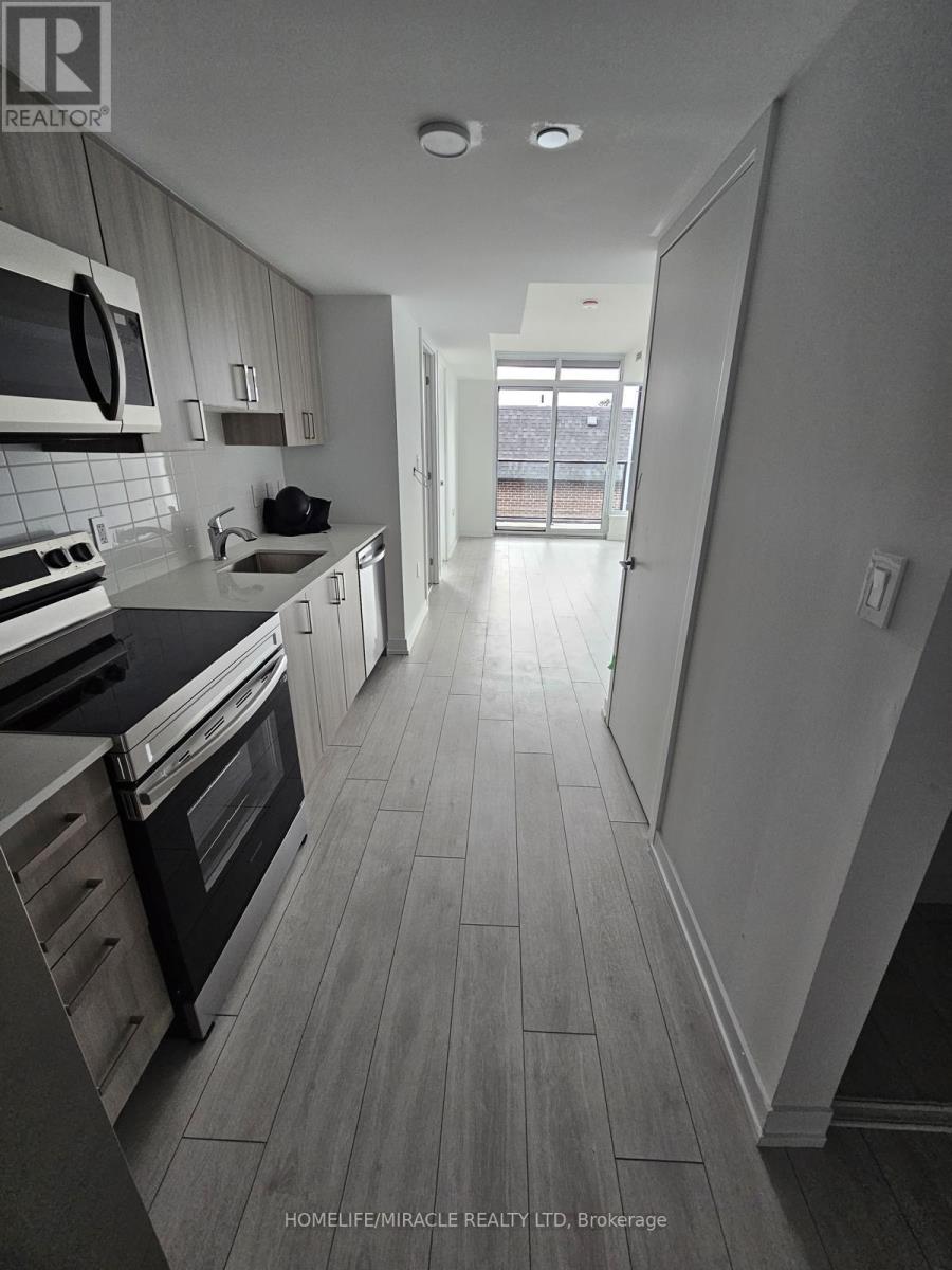Photo 3 of 556 Marlee Ave W, Toronto ON
