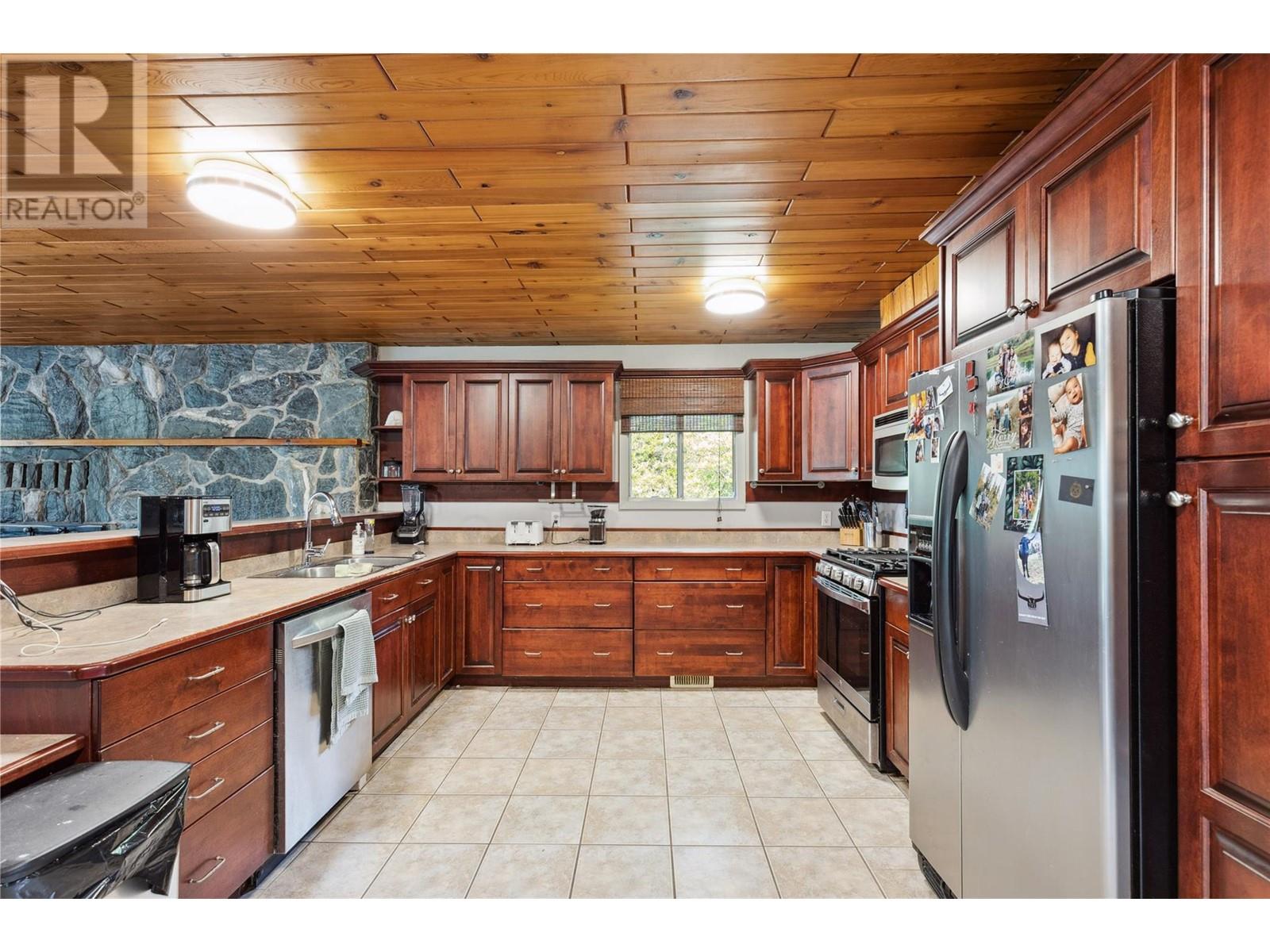  3101 Cedar Drive, Blind Bay