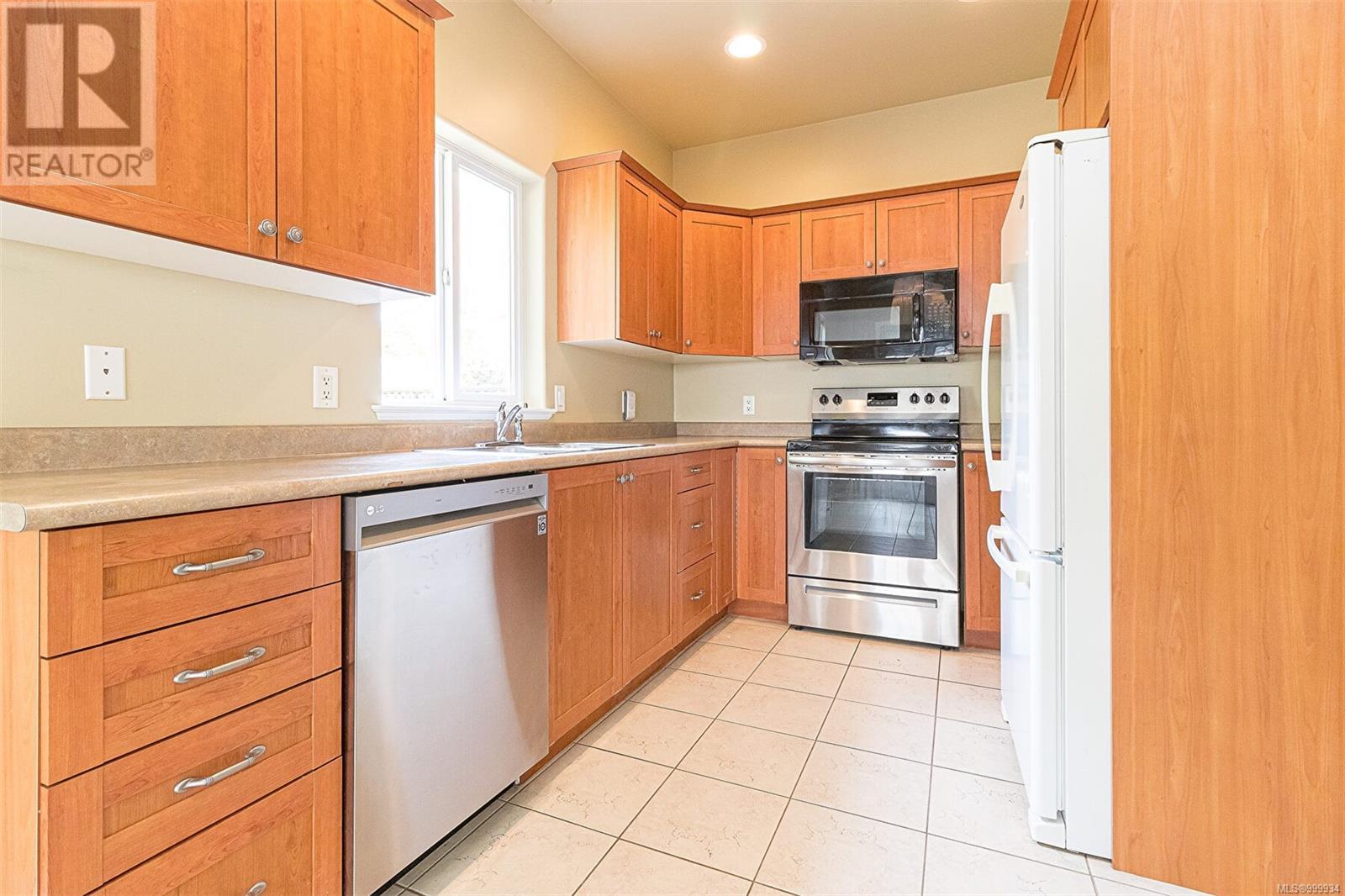  4042 Willowbrook Place, Saanich