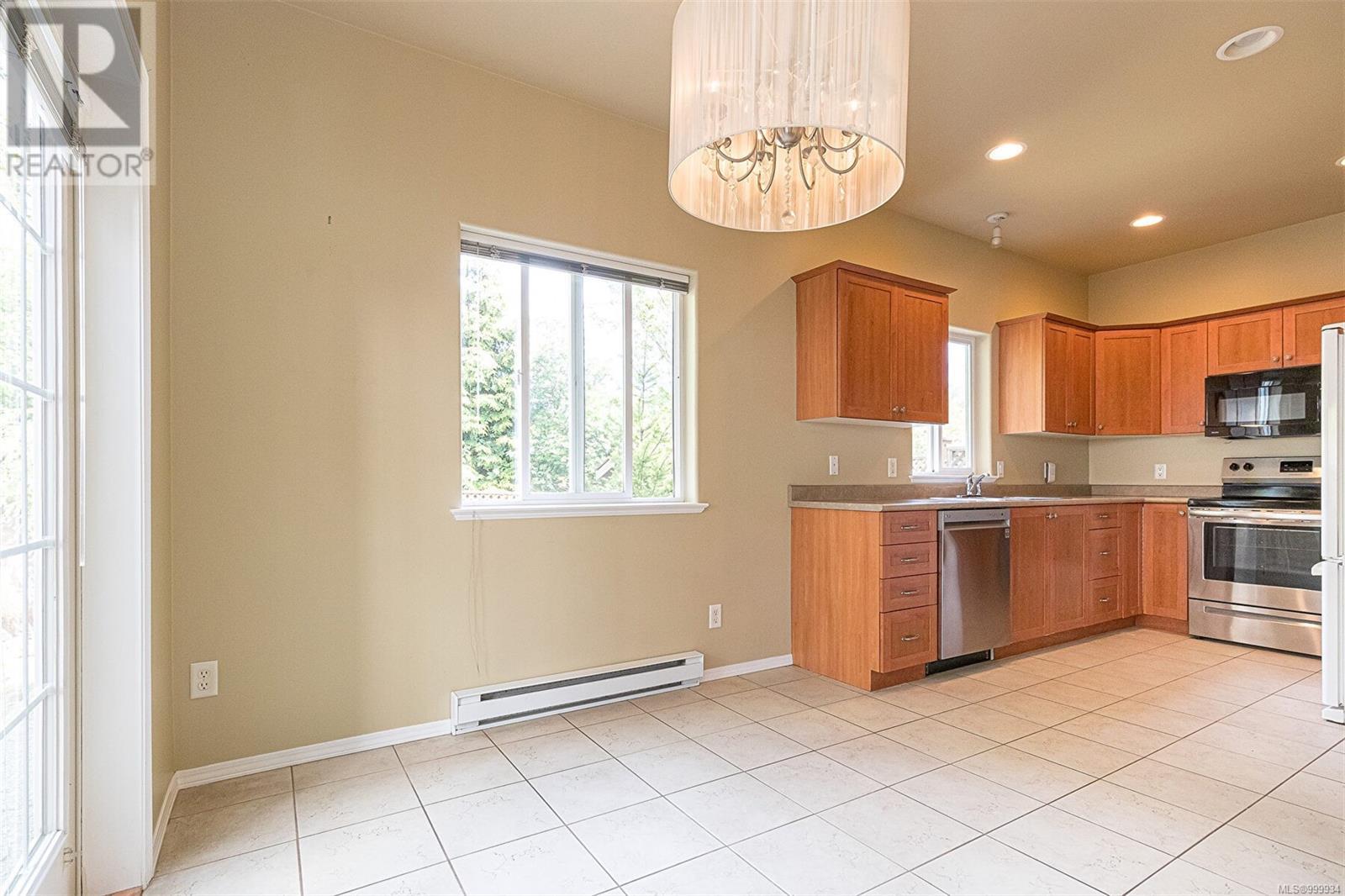  4042 Willowbrook Place, Saanich