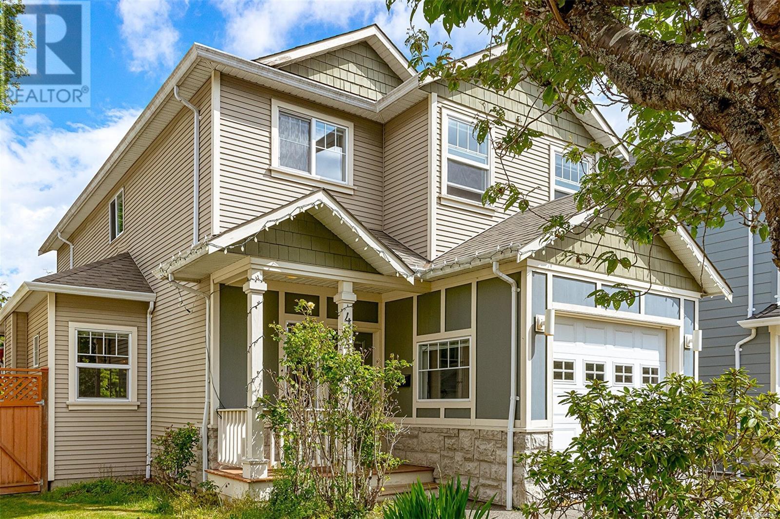 4042 Willowbrook Place, Saanich