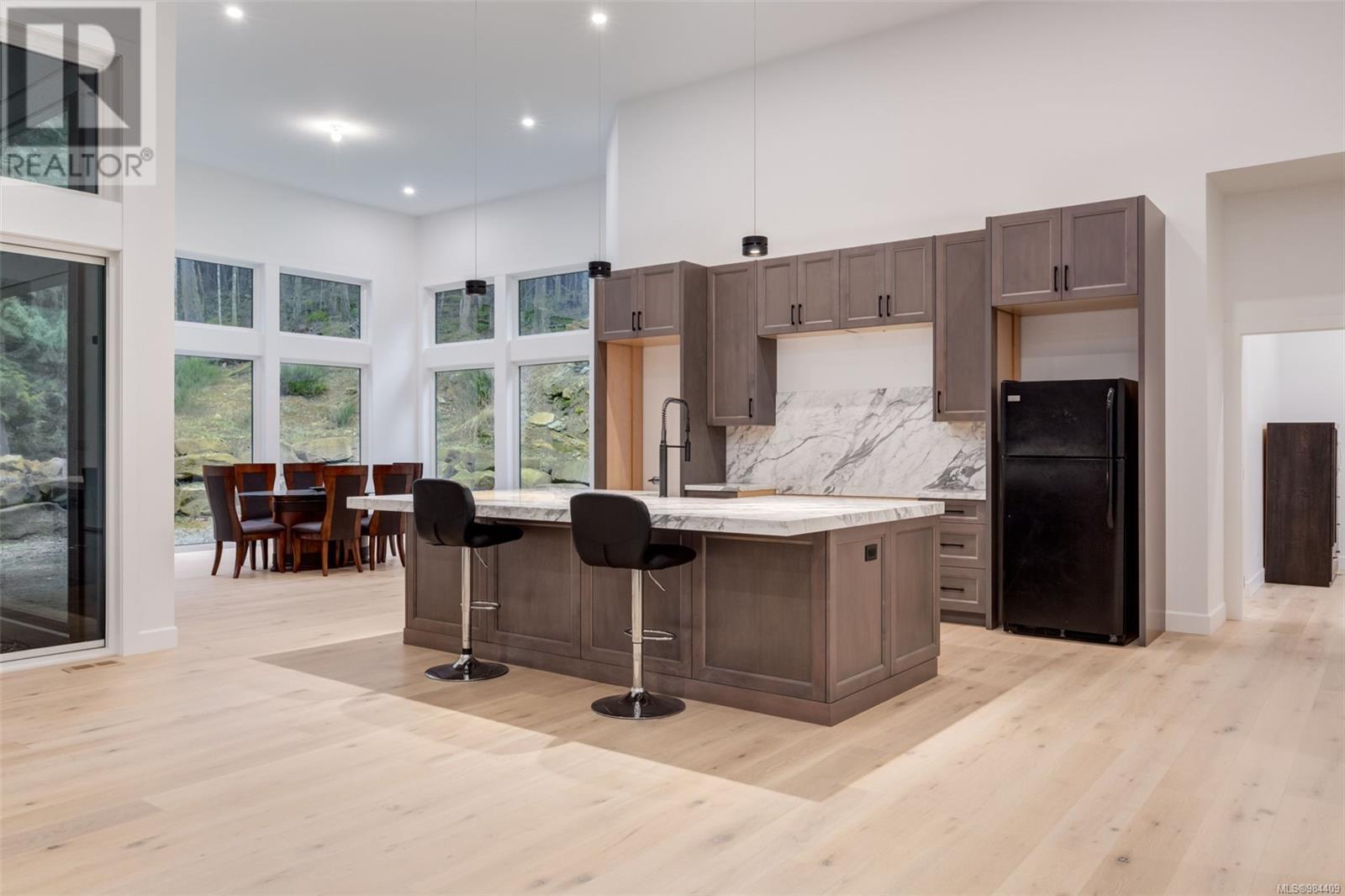 4811 Henry Roethel Rd, Ladysmith