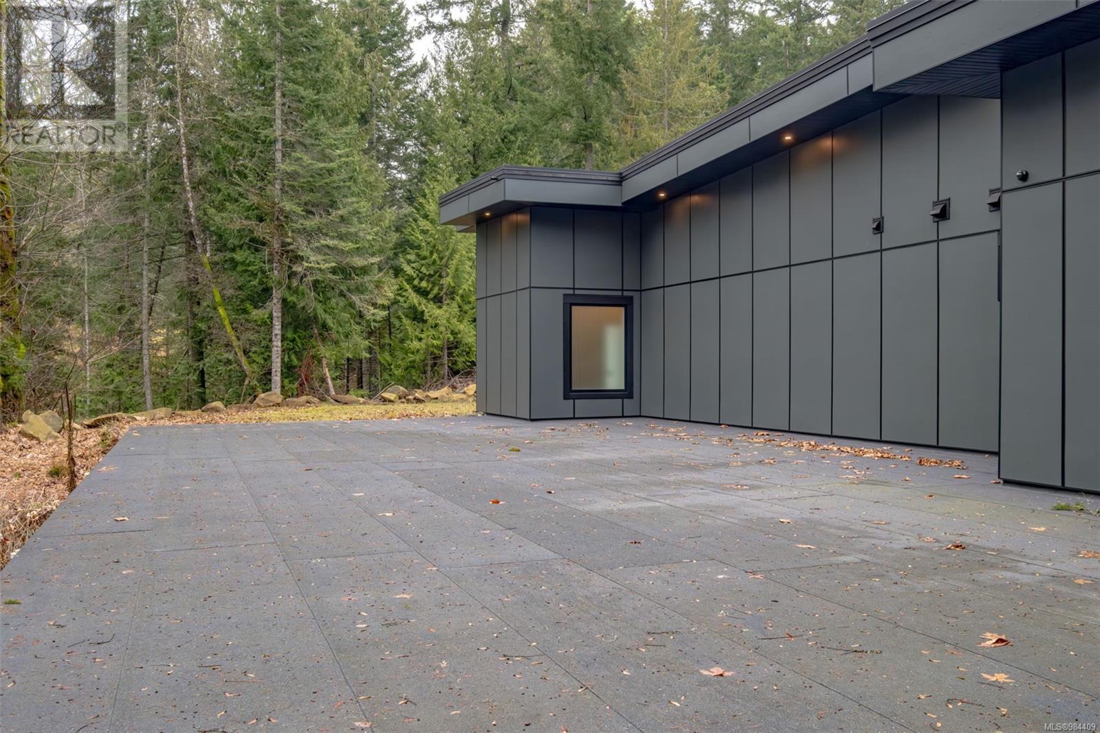 4811 Henry Roethel Rd, Ladysmith