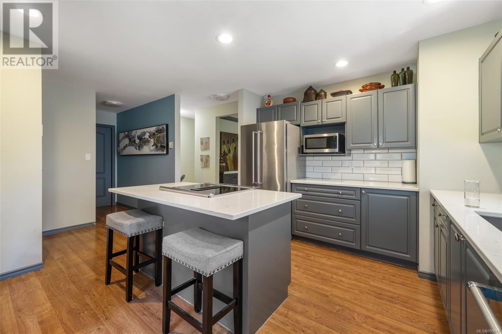 1 106 Aldersmith Place, View Royal