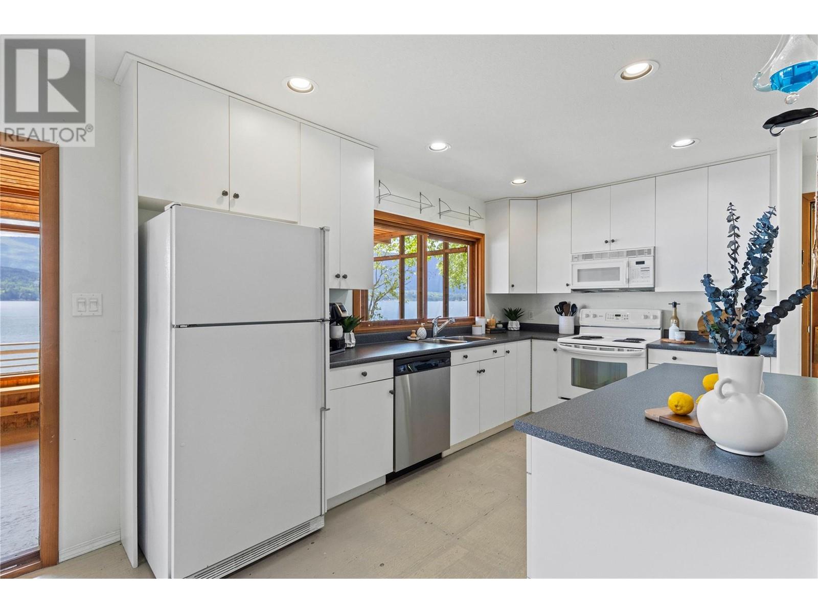  4006 Express Point Road, Scotch Creek