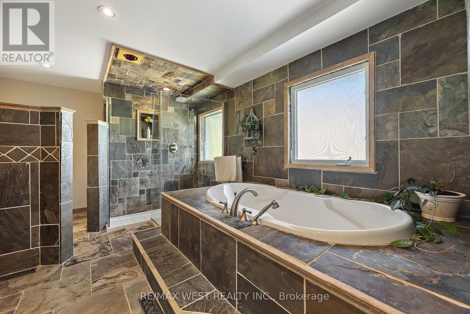 Photo 10 of 6492 Seventh Line, New Tecumseth ON