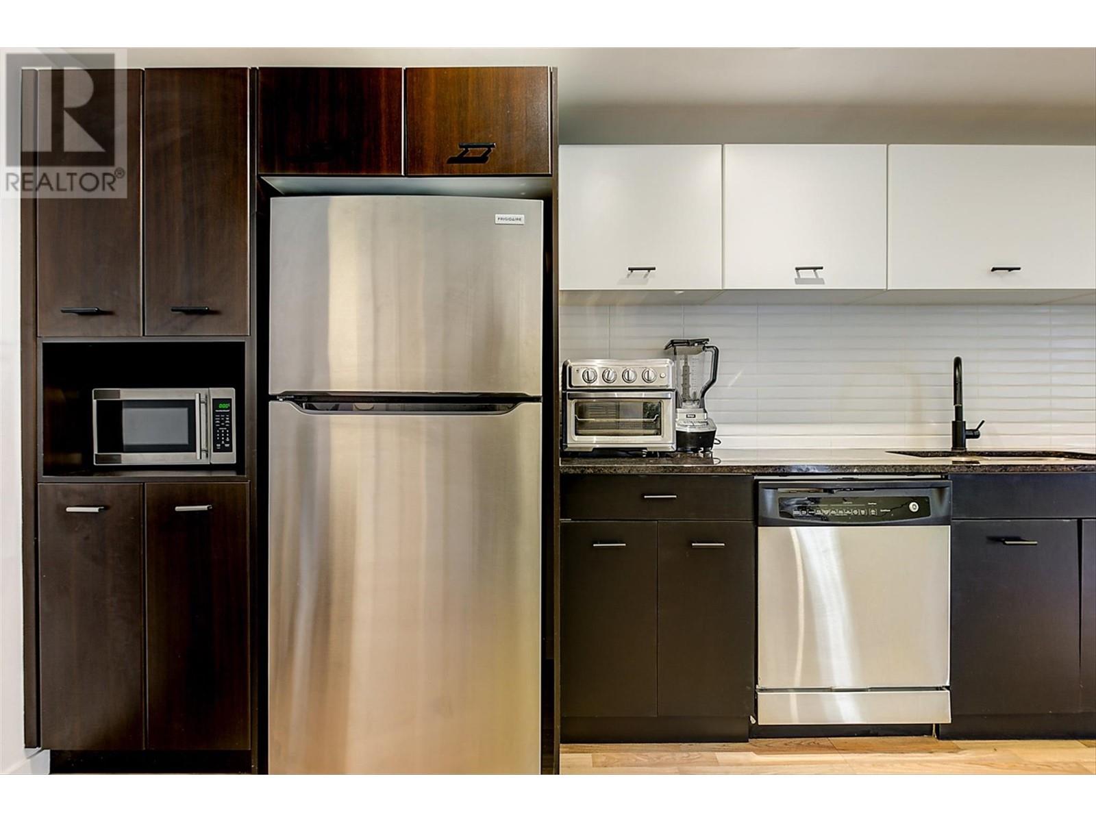 304 547 Yates Road, Kelowna